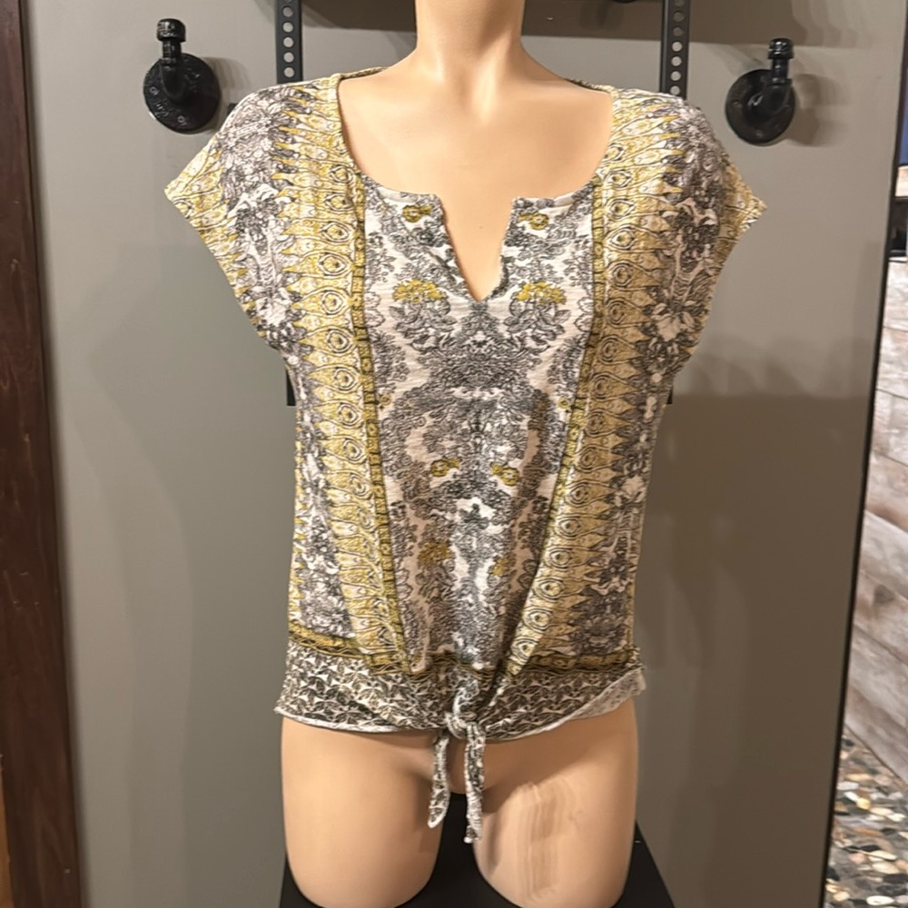 Lucky brand shirt size medium